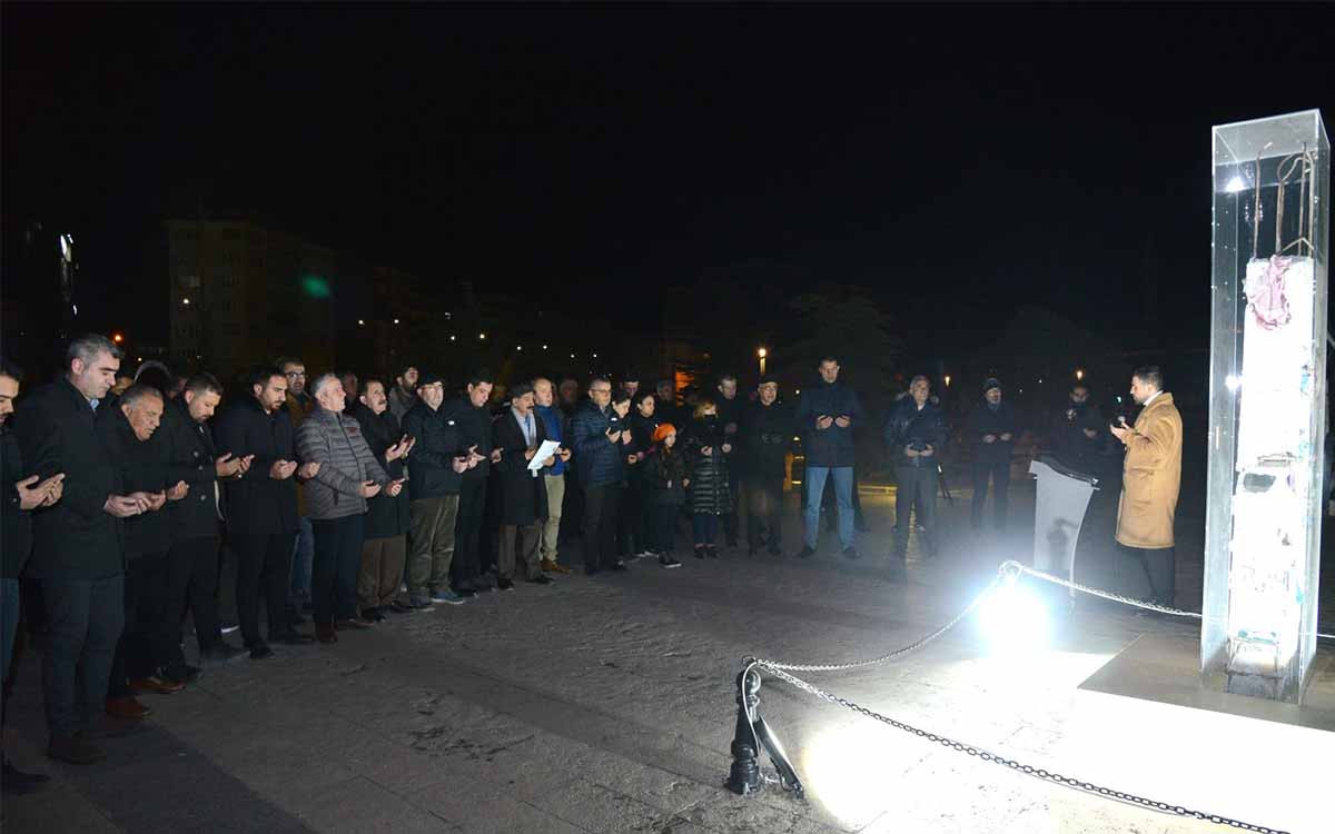 Depremde Hayatını Kaybedenler Kırşehir'de Anıldı